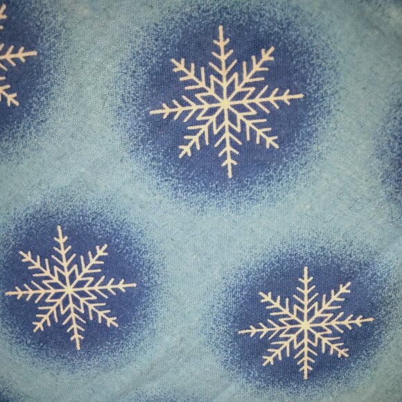 New Snowflake Print / Faux Pearl Beaded Pillow (A) - Picture 2 of 4